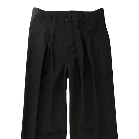 Wide Leg High Rise Pleated Dress Pants. Black. Size Medium. NWOT. - Picture 4 of 10